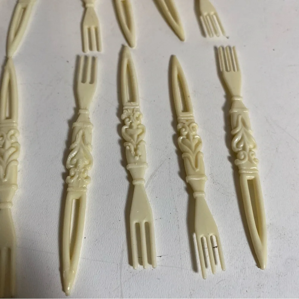Vintage Celluloid Ivory Appetizer Picks And Floral Container 4.5” X 2” 30 Picks